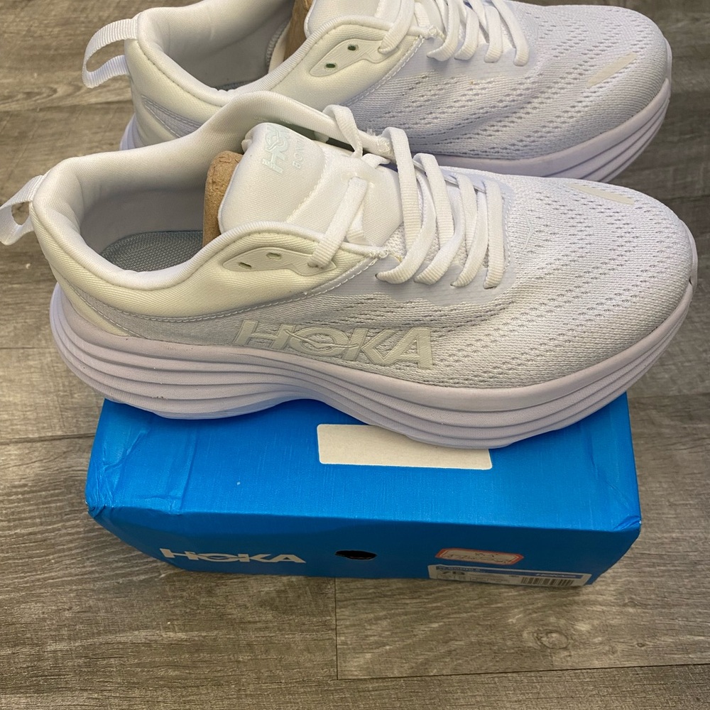 Hoka Bondi White Size 7, New in box